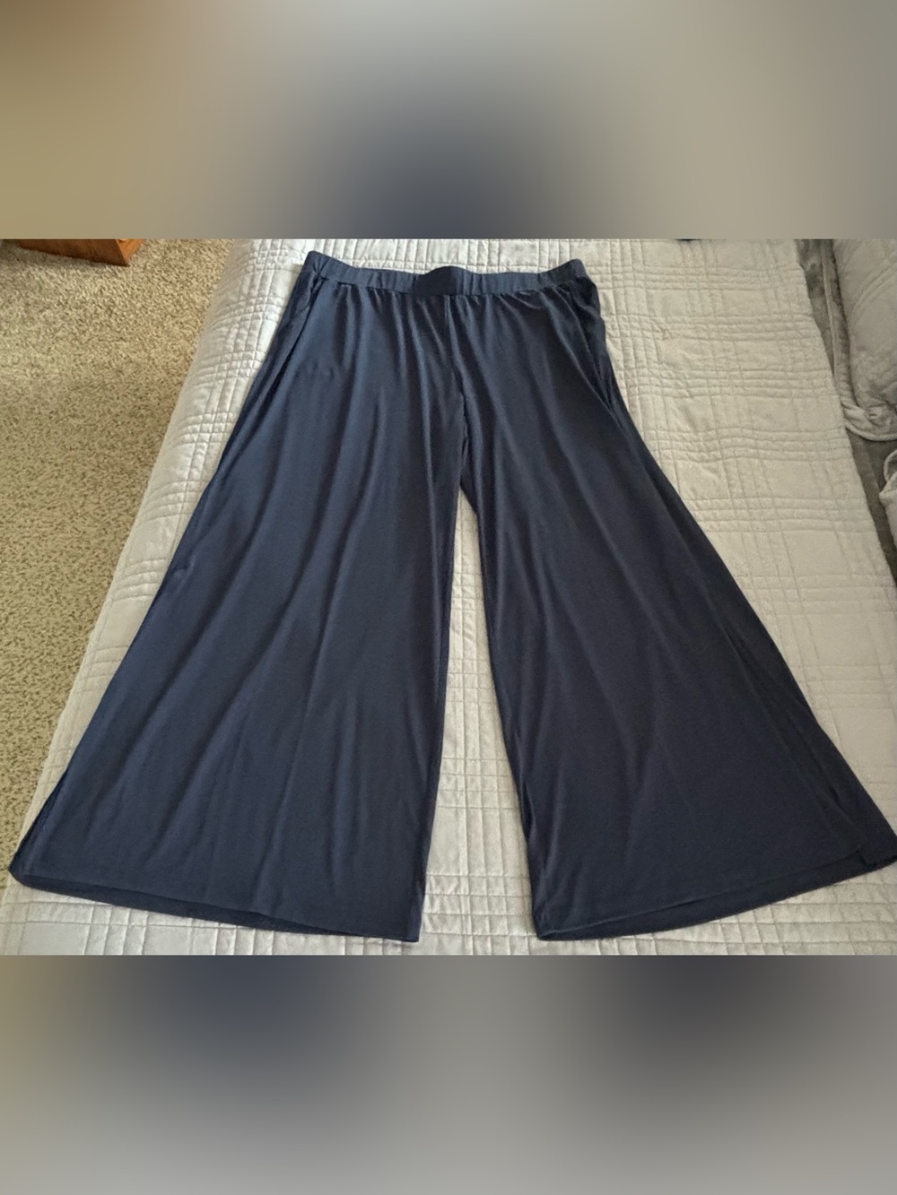 G.I.L.I. Flowy Wide-Leg Pants in Navy